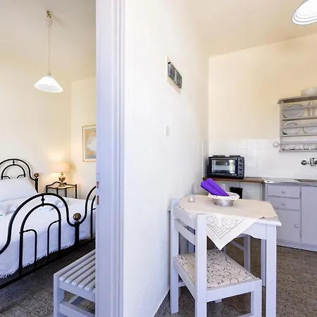 Agnanti * Naousa (Paros)